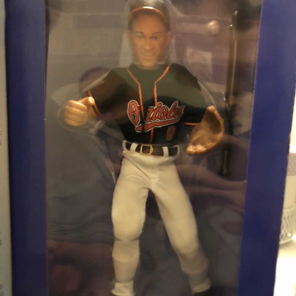 Vintage 1997 Cal Ripken Junior poseable figure